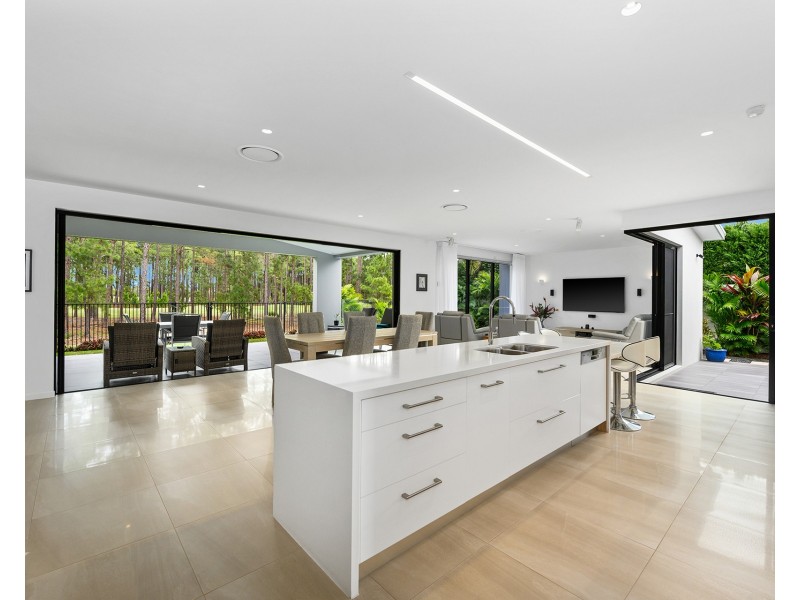 2260 Banksia Lakes Drive, Sanctuary Cove QLD 4212