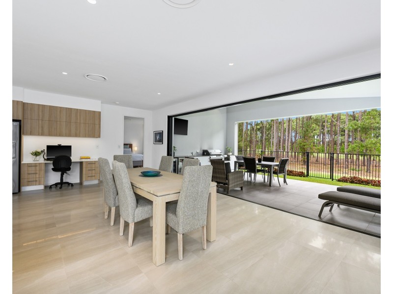 2260 Banksia Lakes Drive, Sanctuary Cove QLD 4212