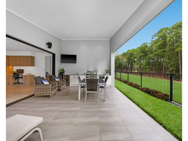 2260 Banksia Lakes Drive, Sanctuary Cove QLD 4212