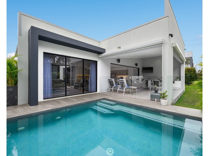 2260 Banksia Lakes Drive, Sanctuary Cove QLD 4212