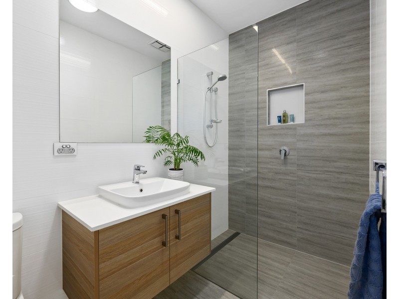 2260 Banksia Lakes Drive, Sanctuary Cove QLD 4212