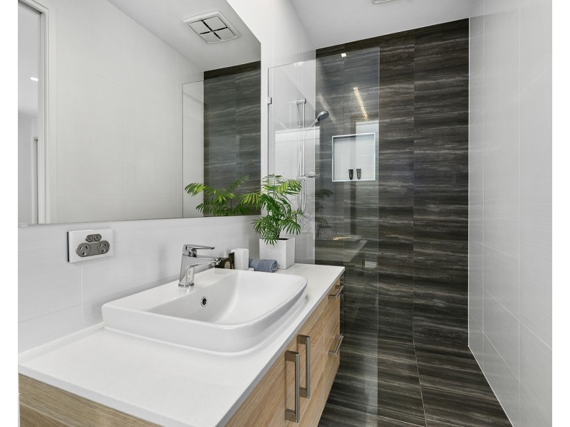 2260 Banksia Lakes Drive, Sanctuary Cove QLD 4212