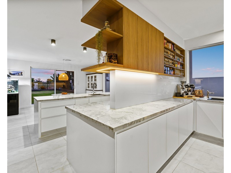 46 River Vista Way, Paradise Point QLD 4216