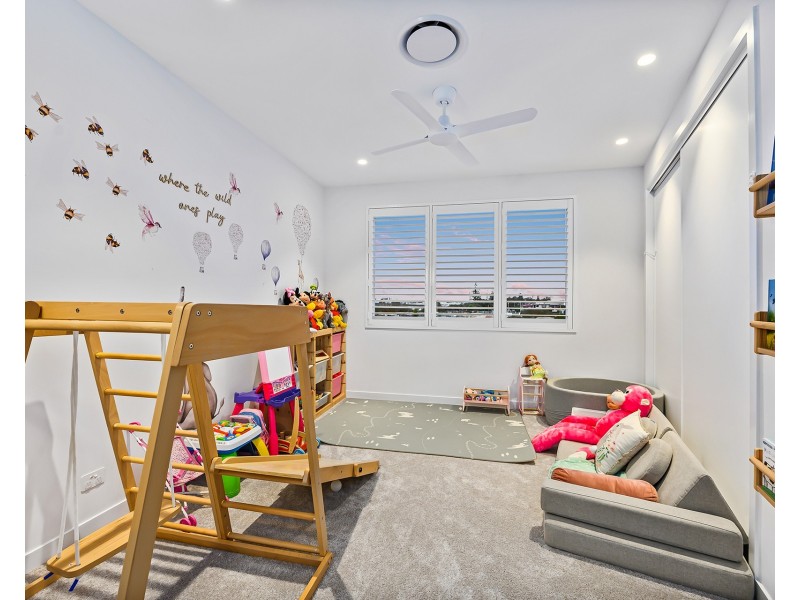 46 River Vista Way, Paradise Point QLD 4216