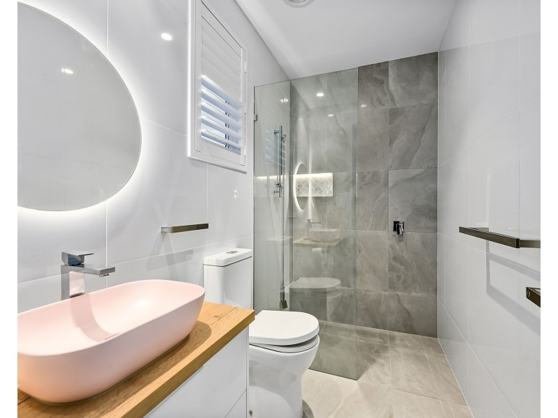 46 River Vista Way, Paradise Point QLD 4216