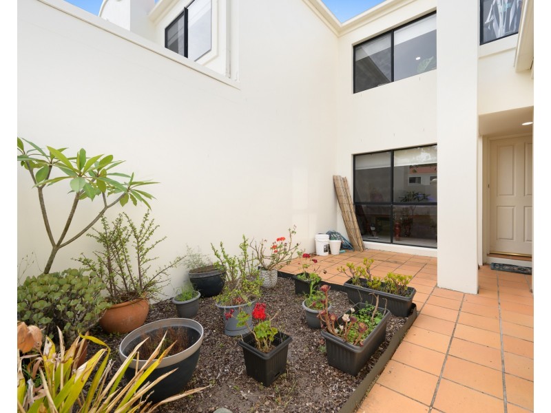 48/60 Caseys Road, Hope Island QLD 4212