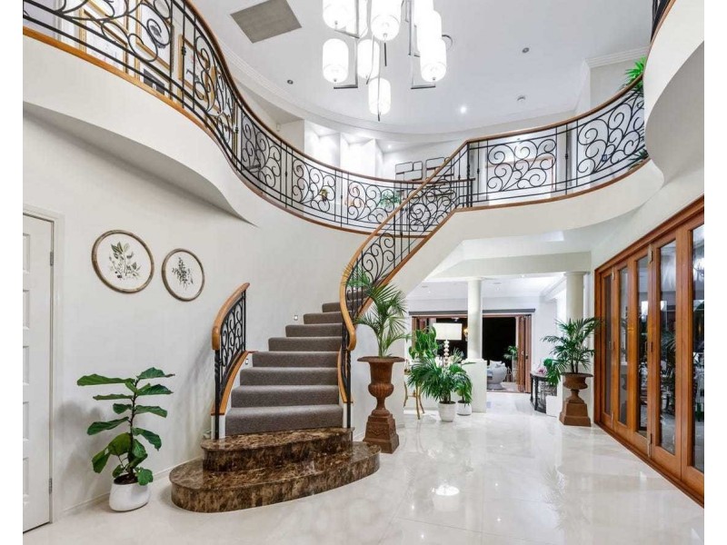 2510 Cressbrook Drive, Hope Island QLD 4212