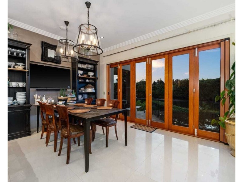 2510 Cressbrook Drive, Hope Island QLD 4212