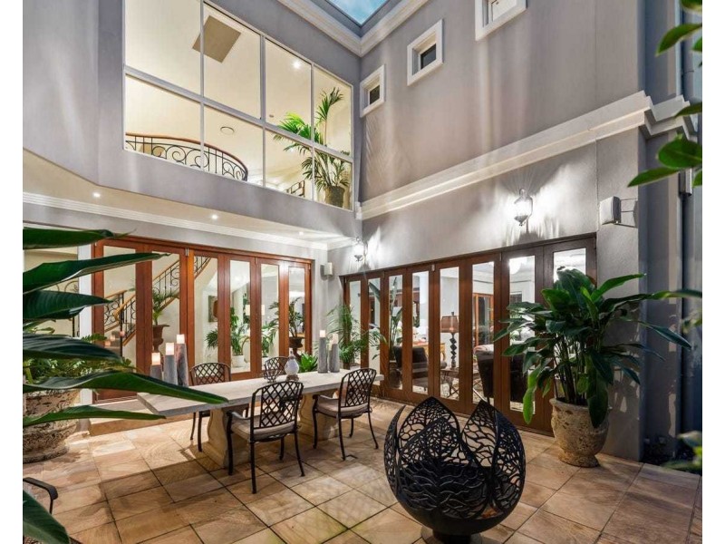 2510 Cressbrook Drive, Hope Island QLD 4212