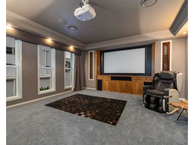 2510 Cressbrook Drive, Hope Island QLD 4212