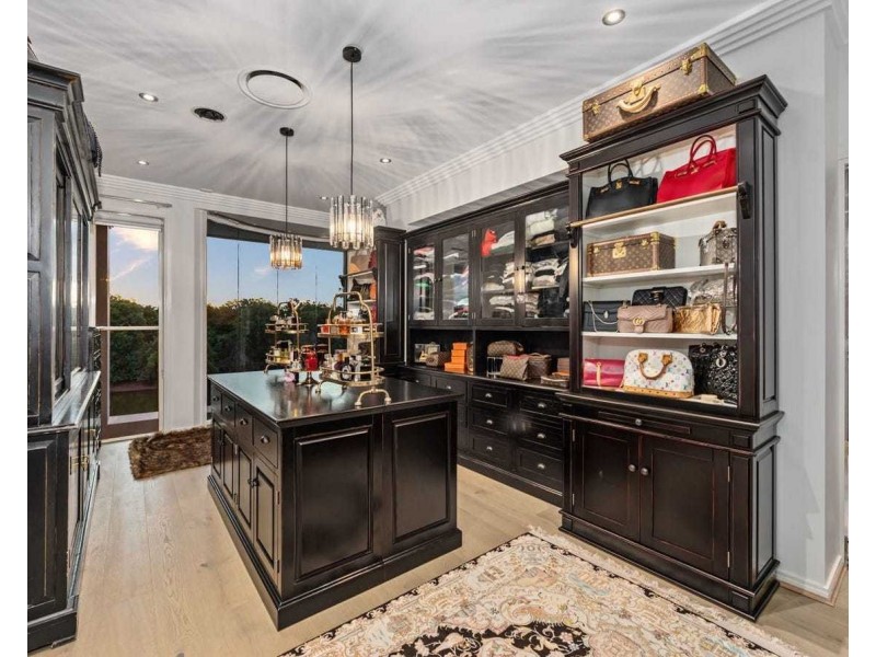 2510 Cressbrook Drive, Hope Island QLD 4212