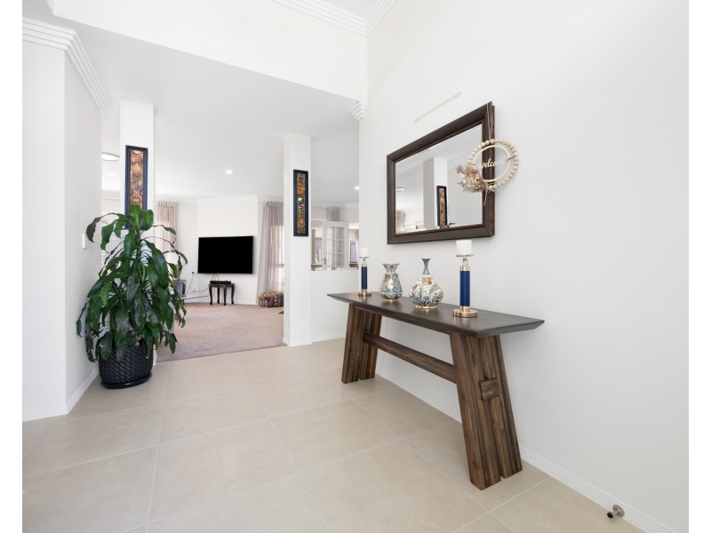 4 Calcetto Place, Arundel QLD 4214