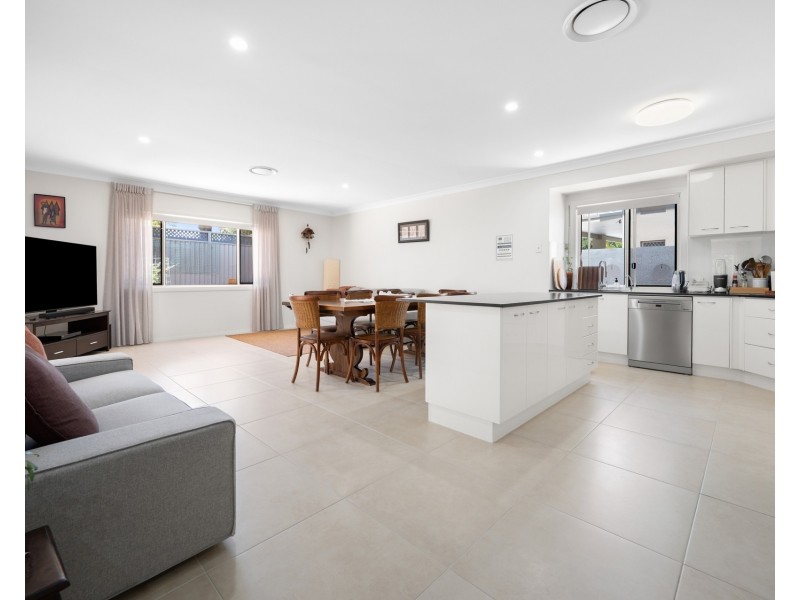 4 Calcetto Place, Arundel QLD 4214