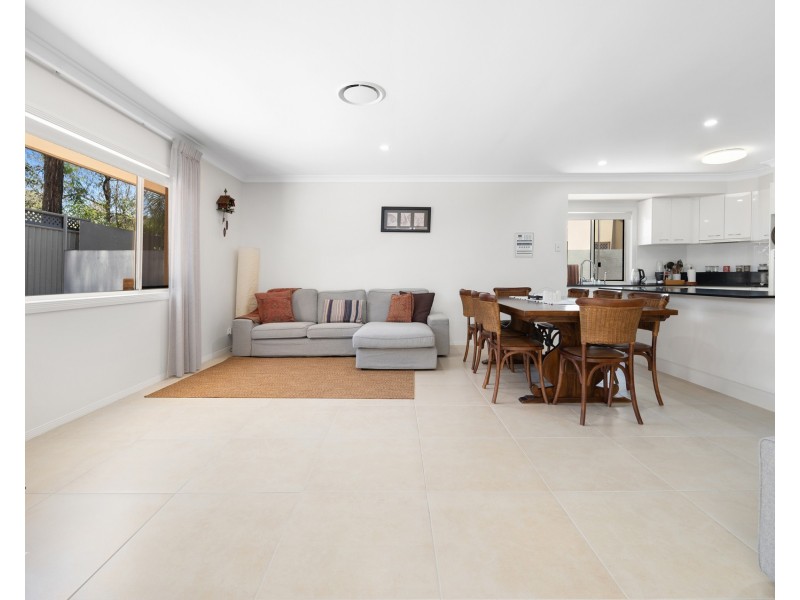 4 Calcetto Place, Arundel QLD 4214