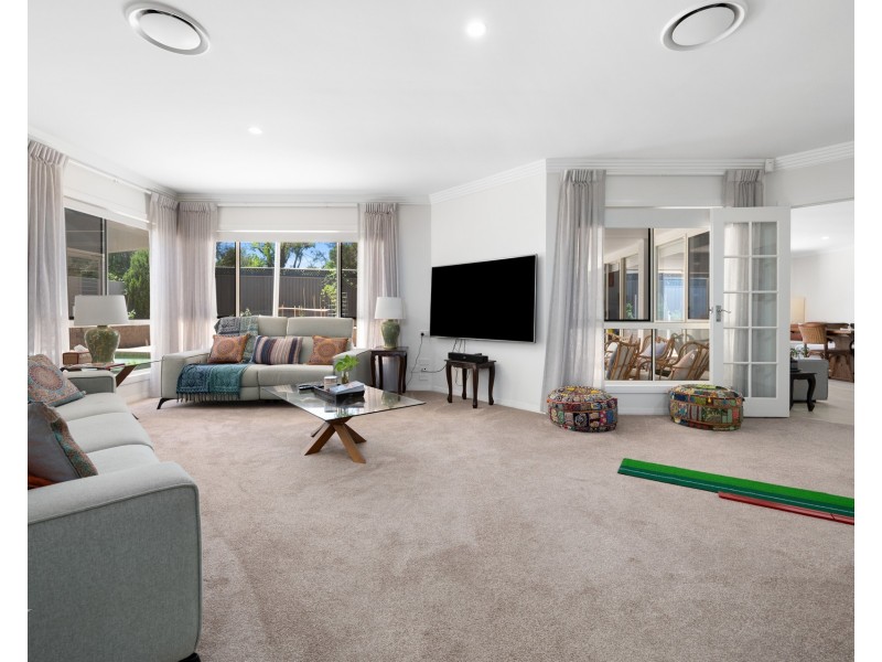 4 Calcetto Place, Arundel QLD 4214