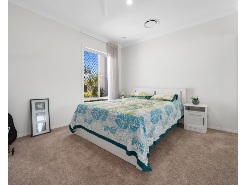 4 Calcetto Place, Arundel QLD 4214