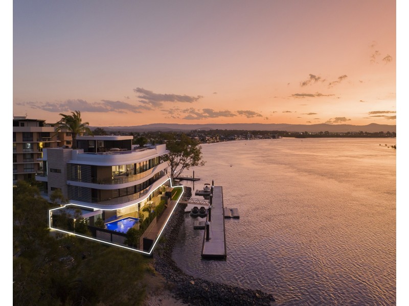 1/2 Paradise Parade, Paradise Point QLD 4216