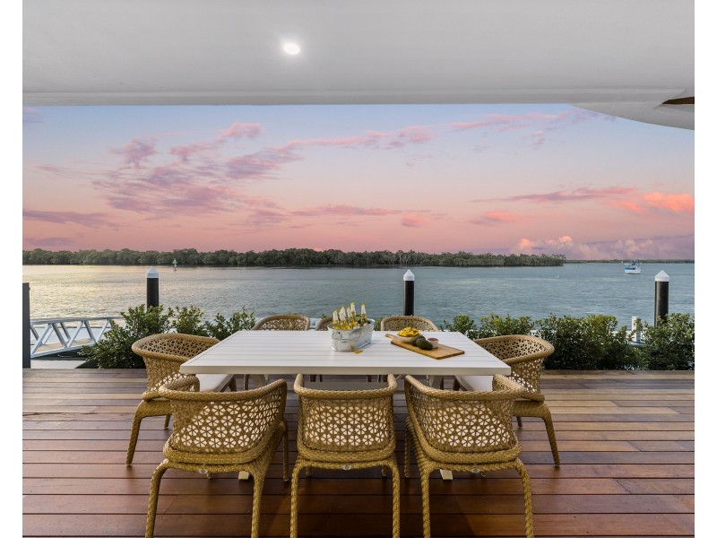 1/2 Paradise Parade, Paradise Point QLD 4216