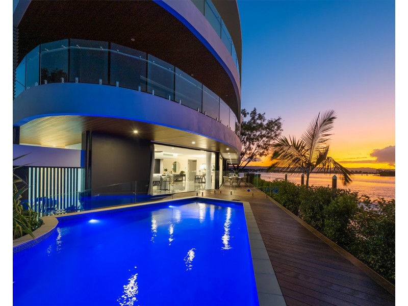 1/2 Paradise Parade, Paradise Point QLD 4216