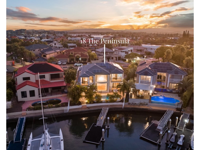 18 The Peninsula, Sovereign Islands QLD 4216