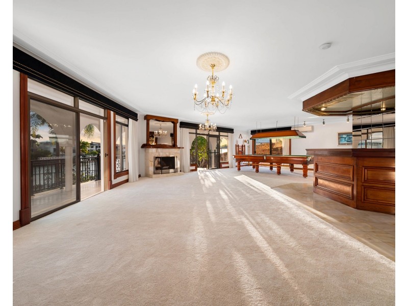 11 Angus Court, Benowa Waters QLD 4217