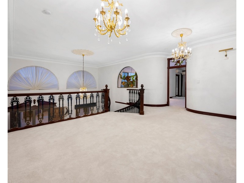 11 Angus Court, Benowa Waters QLD 4217