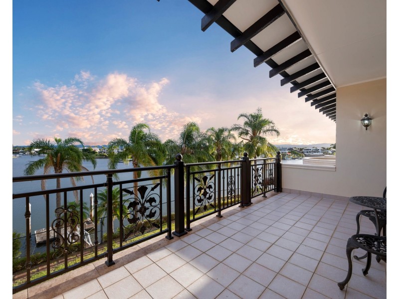 11 Angus Court, Benowa Waters QLD 4217