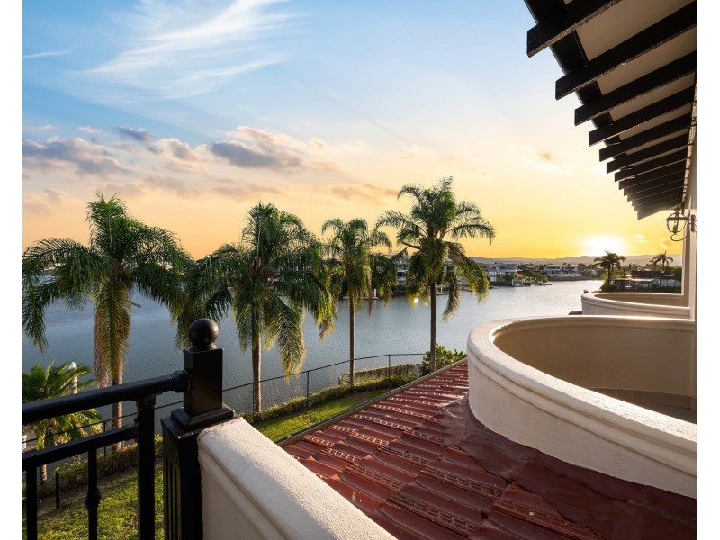 11 Angus Court, Benowa Waters QLD 4217