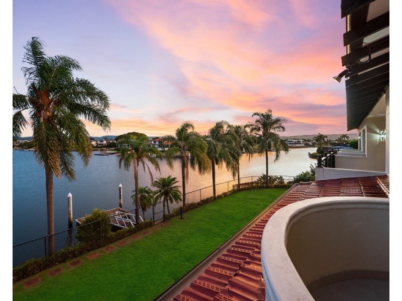 11 Angus Court, Benowa Waters QLD 4217