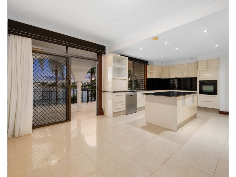 11 Angus Court, Benowa Waters QLD 4217