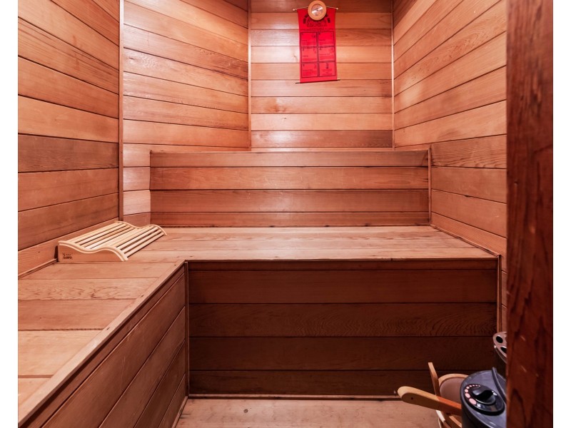 11 Angus Court, Benowa Waters QLD 4217