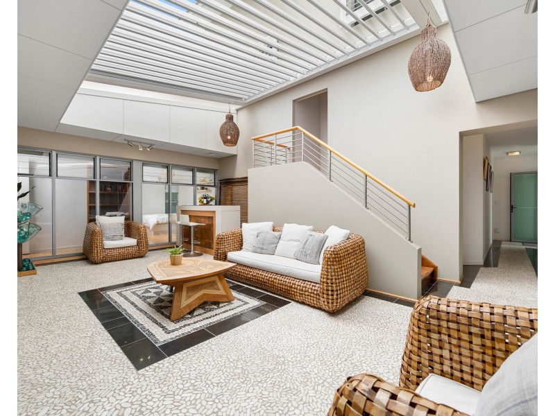 14 Paterson Place, Paradise Point QLD 4216