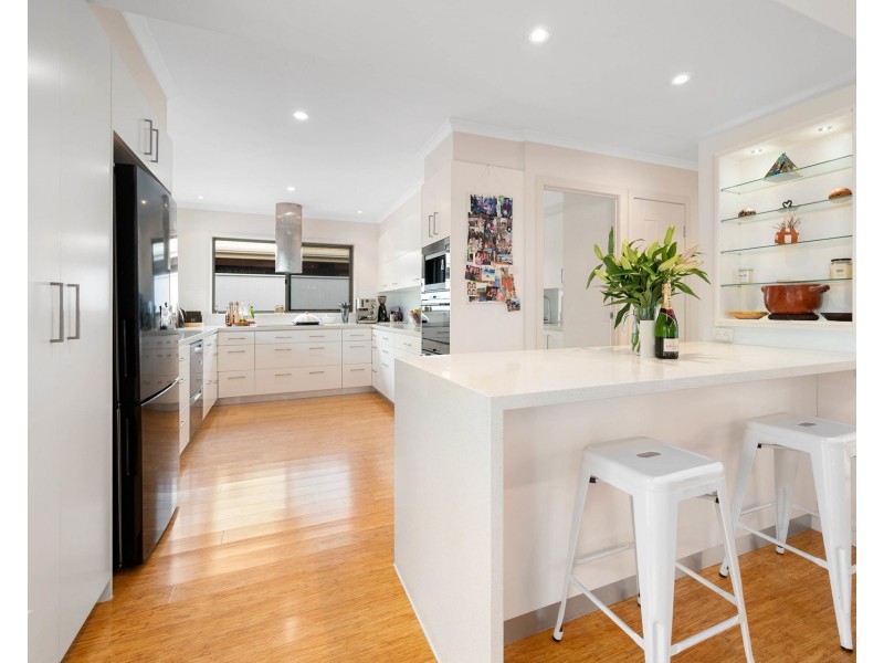 14 Paterson Place, Paradise Point QLD 4216