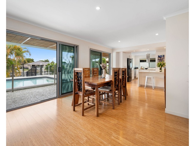 14 Paterson Place, Paradise Point QLD 4216