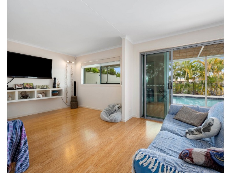 14 Paterson Place, Paradise Point QLD 4216