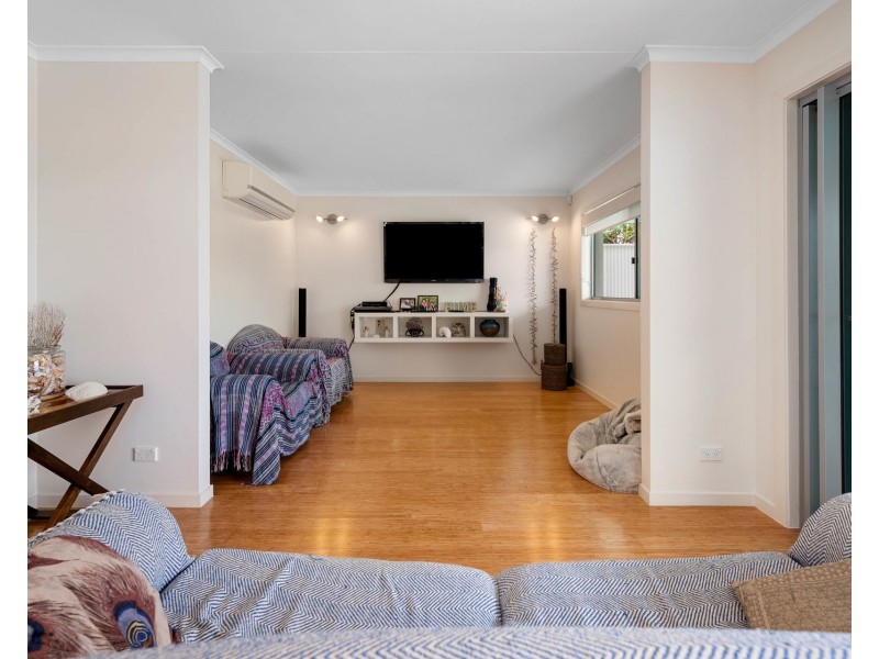 14 Paterson Place, Paradise Point QLD 4216