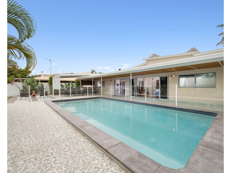 14 Paterson Place, Paradise Point QLD 4216