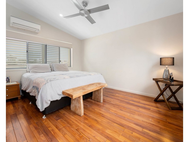 14 Paterson Place, Paradise Point QLD 4216