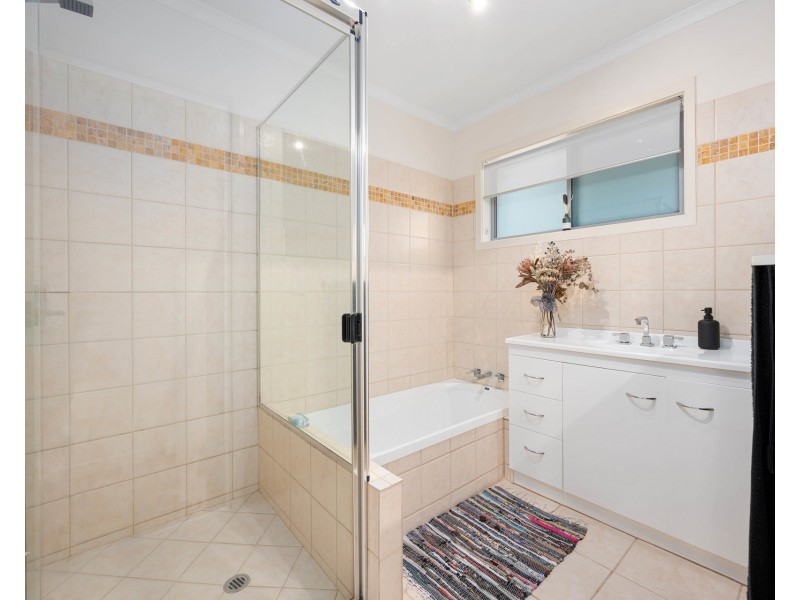 14 Paterson Place, Paradise Point QLD 4216