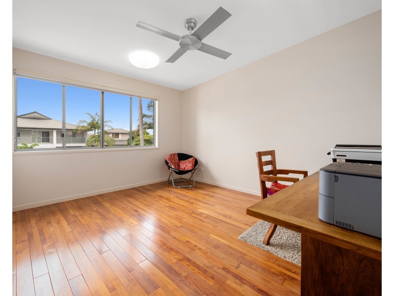 14 Paterson Place, Paradise Point QLD 4216