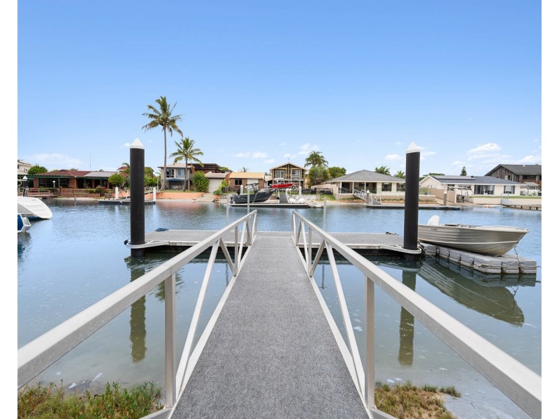14 Paterson Place, Paradise Point QLD 4216