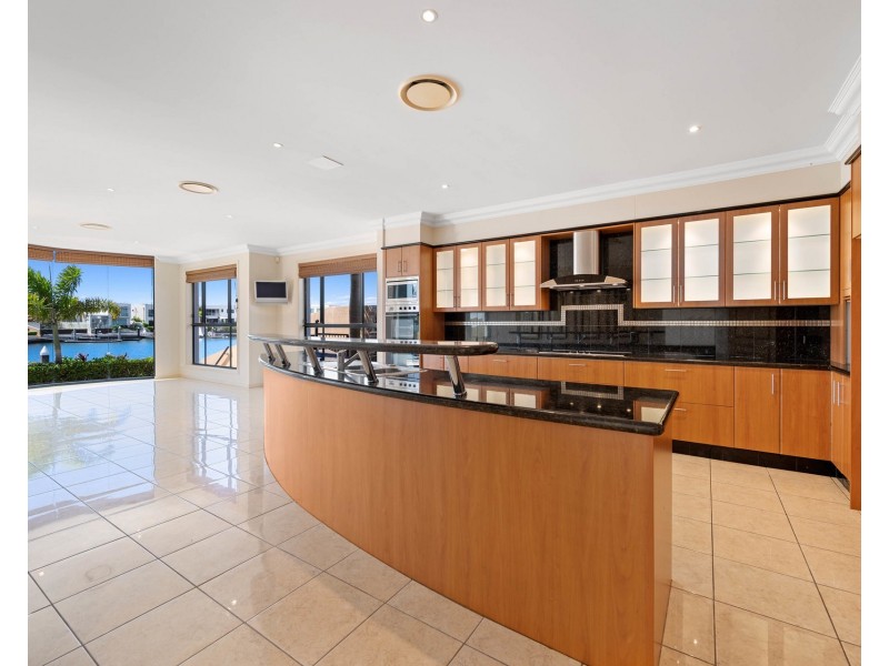 53 Royal Albert Crescent, Sovereign Islands QLD 4216