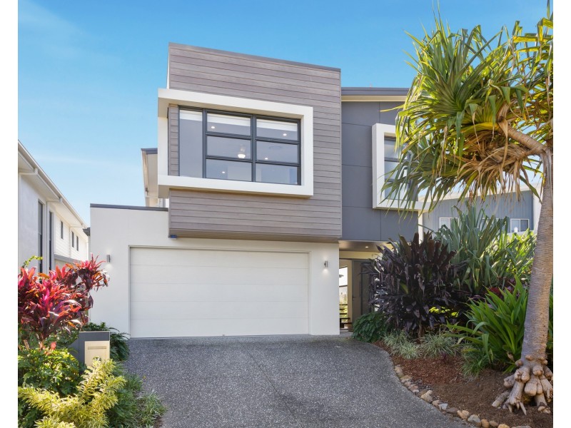 4 Northwater Drive, Hope Island QLD 4212