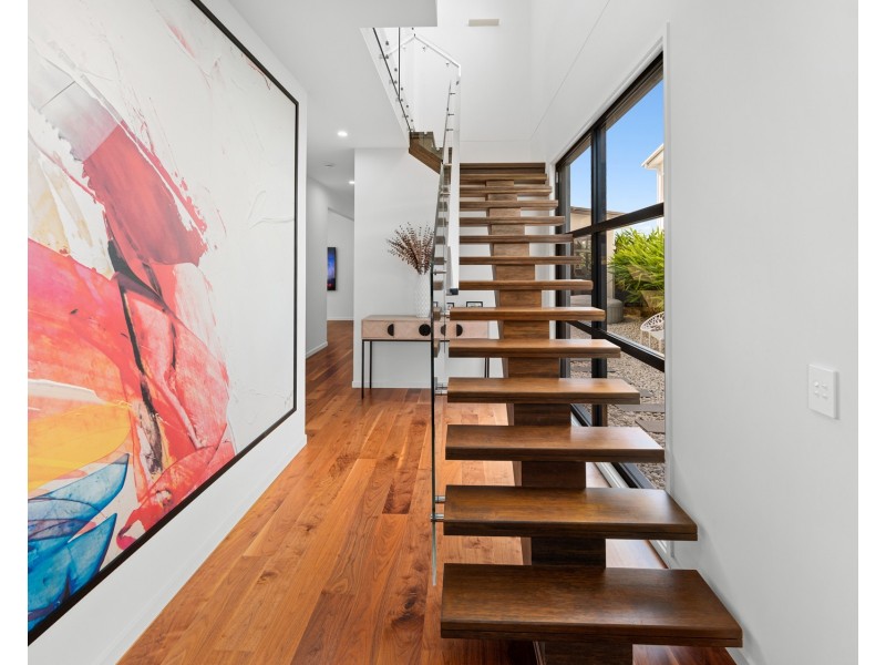 4 Northwater Drive, Hope Island QLD 4212