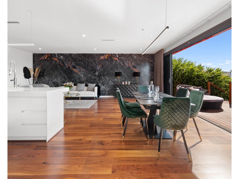 4 Northwater Drive, Hope Island QLD 4212