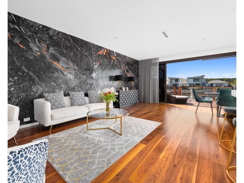 4 Northwater Drive, Hope Island QLD 4212