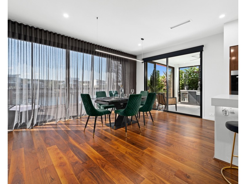 4 Northwater Drive, Hope Island QLD 4212