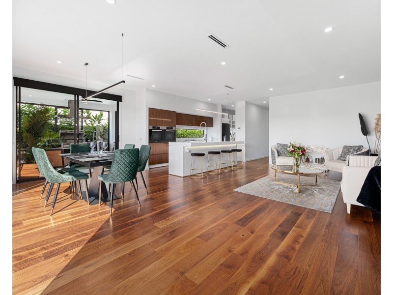 4 Northwater Drive, Hope Island QLD 4212