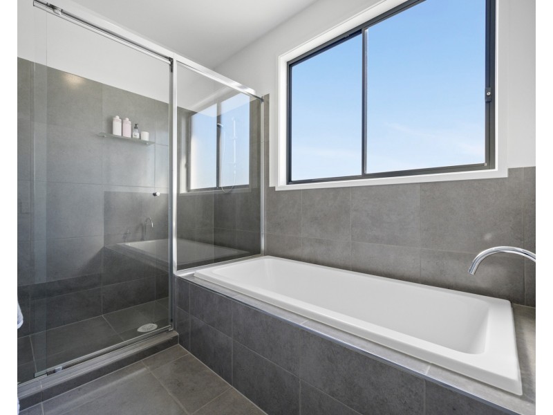 4 Northwater Drive, Hope Island QLD 4212