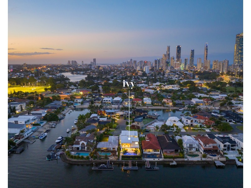 126 Amalfi Drive, Isle Of Capri QLD 4217